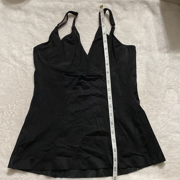 Victorias Secret shaping tank (M) - Picture 12 of 14
